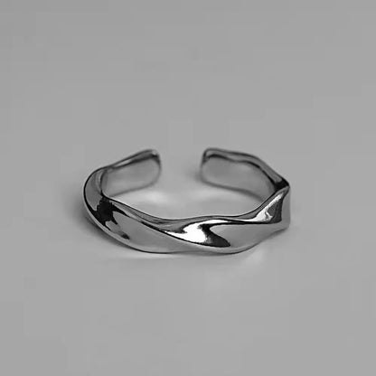 Retro Mobius Wave Ring Silver Color